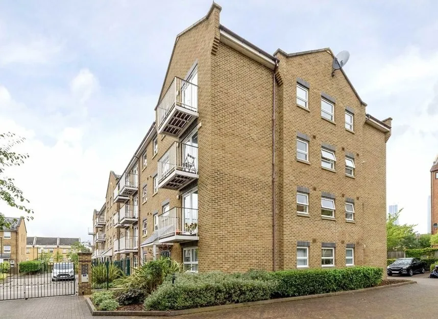 2 bed flat to rent, Millennium Drive, Canary Wharf, E14