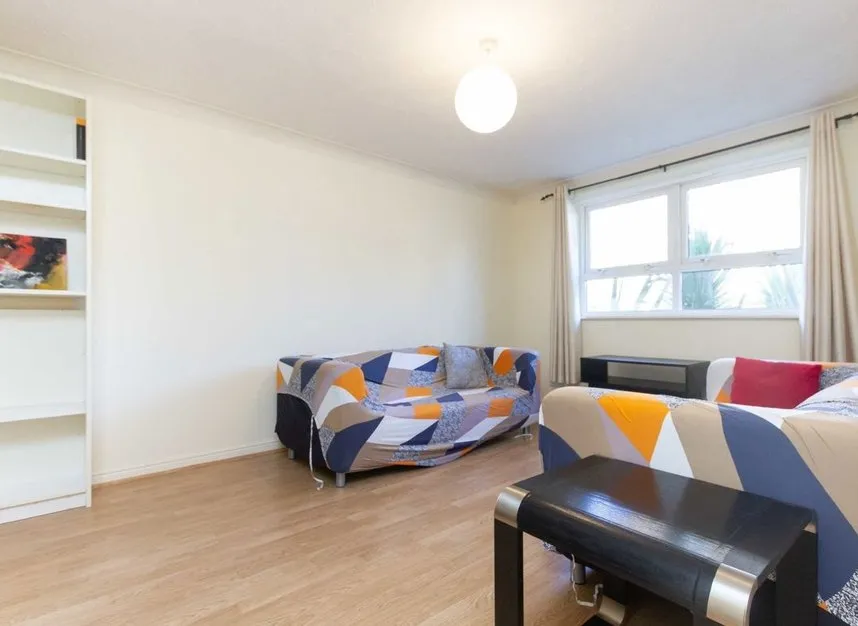 Millennium Drive, Canary Wharf, E14, photo 2