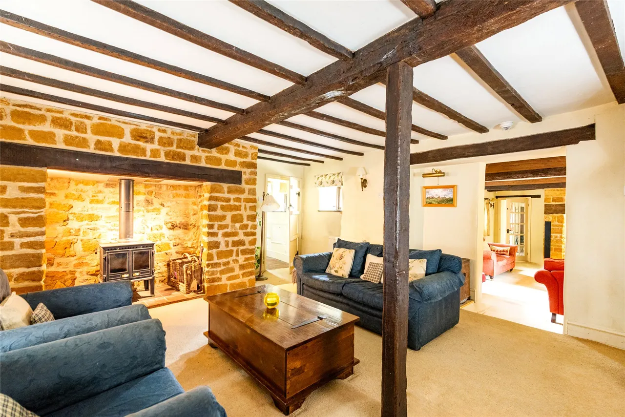 Upper Harlestone, NN7, photo 2