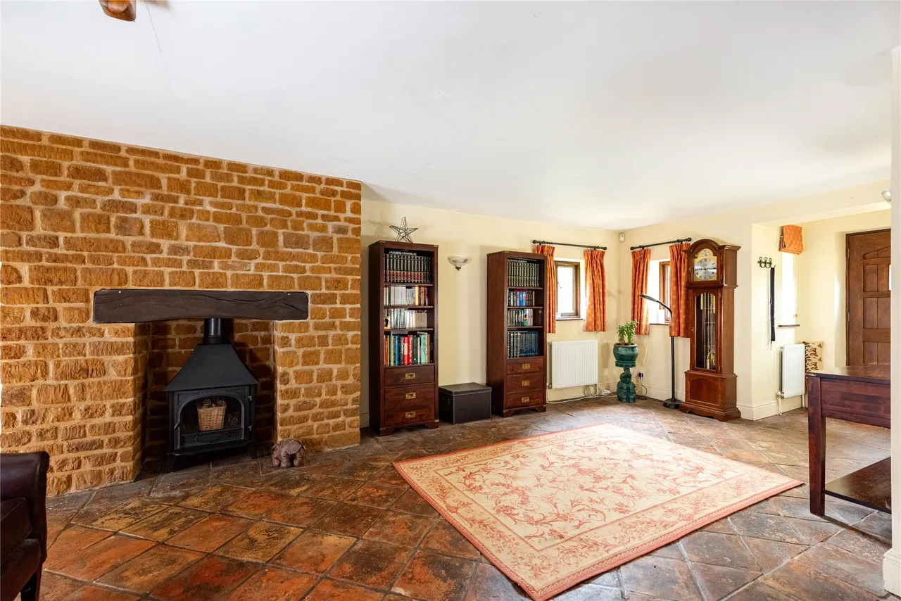 Upper Harlestone, NN7, photo 9