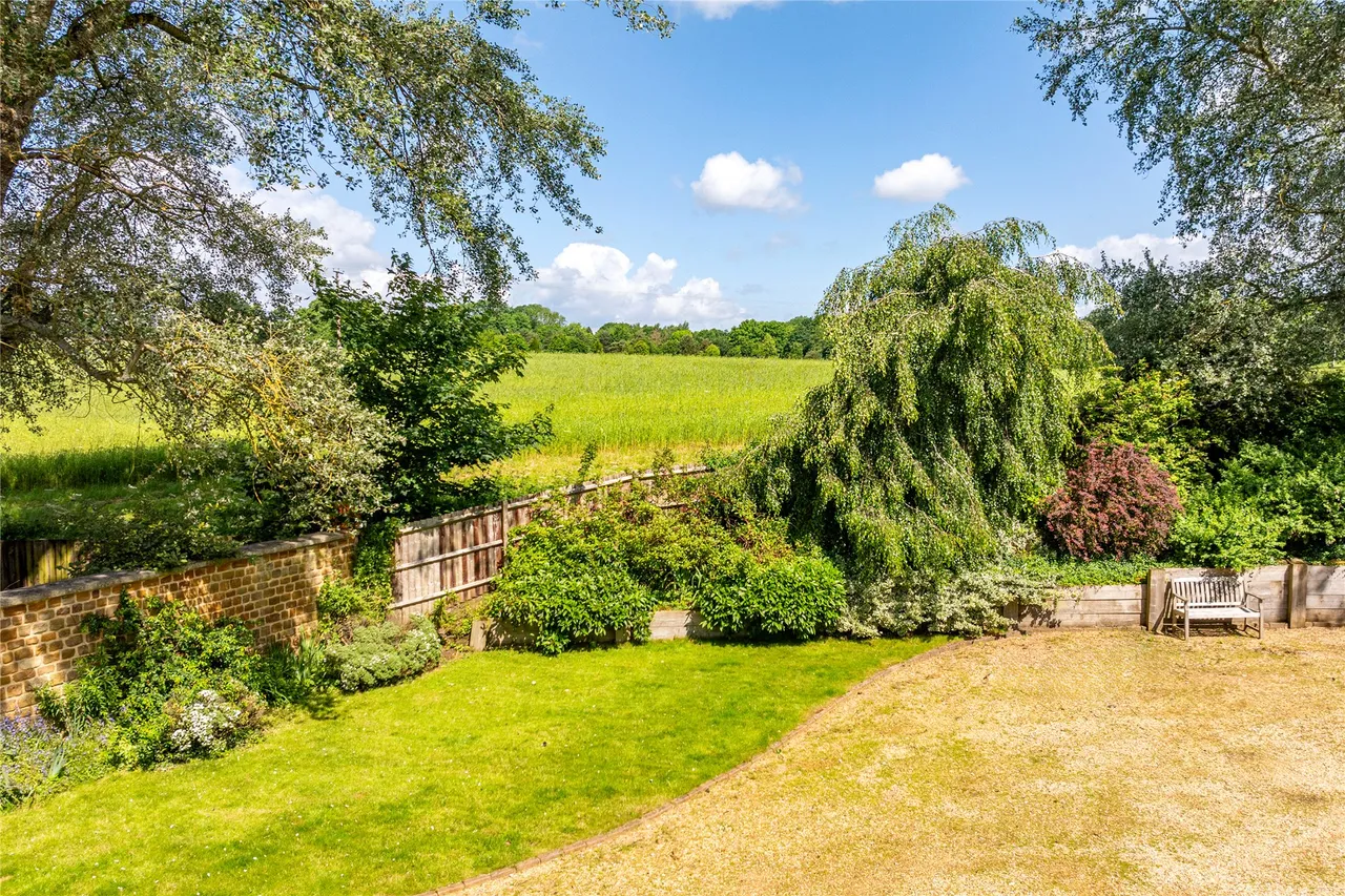Upper Harlestone, NN7, photo 23
