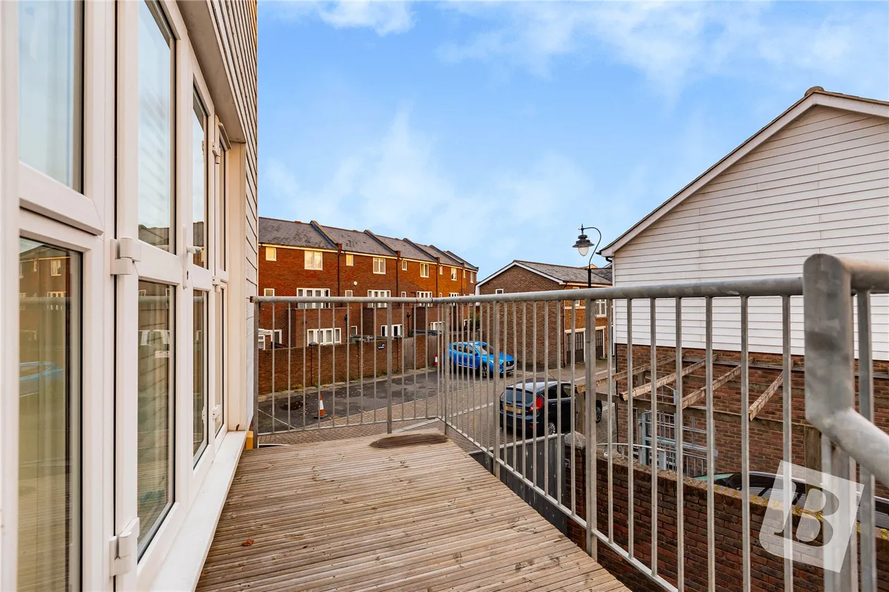 Greenhithe, DA9, photo 4