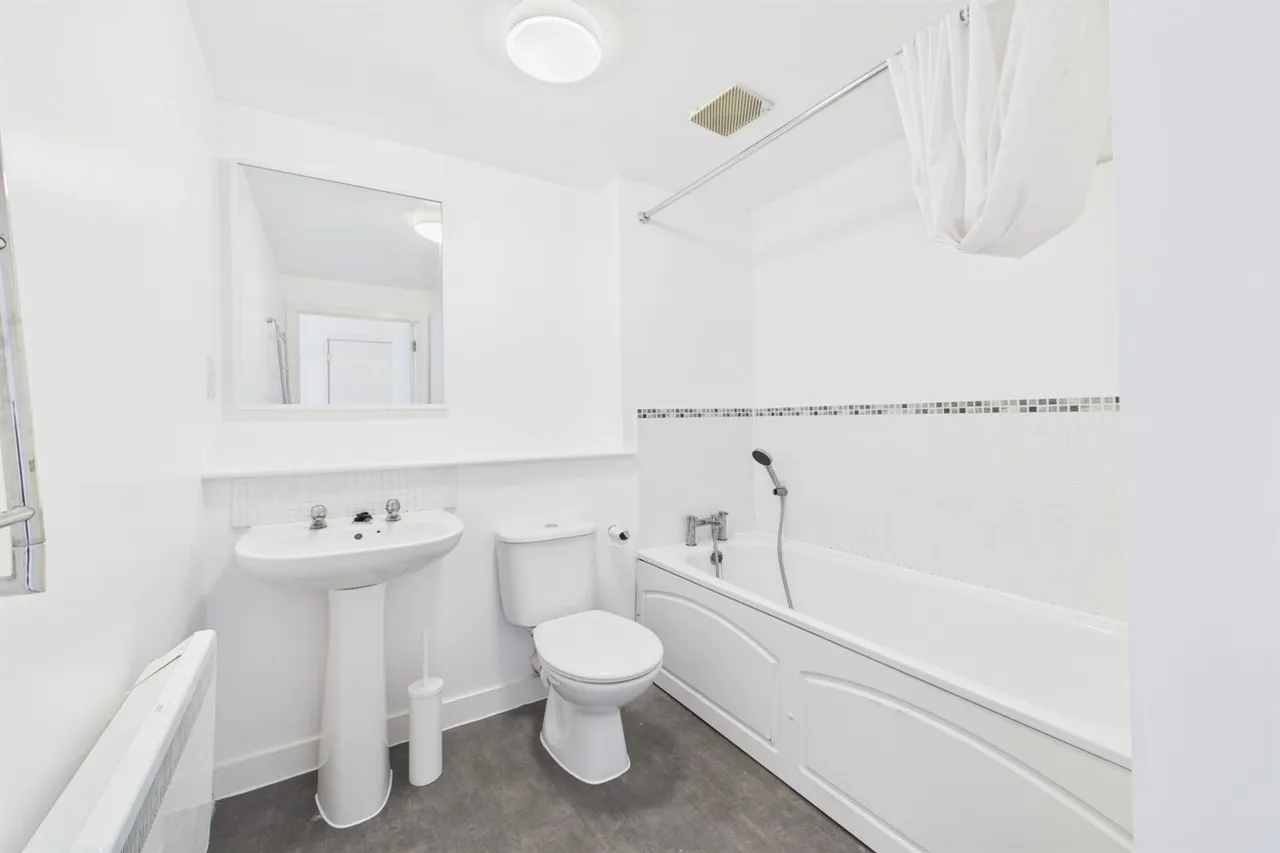 3 High Street, Colliers Wood, London, SW19 2BF, photo 4