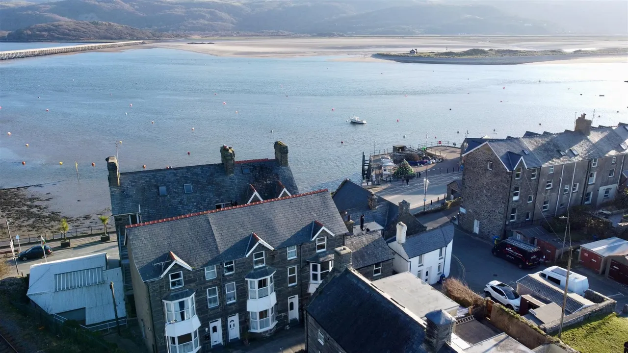 Bron Aber Terrace, Barmouth, LL42, photo 20