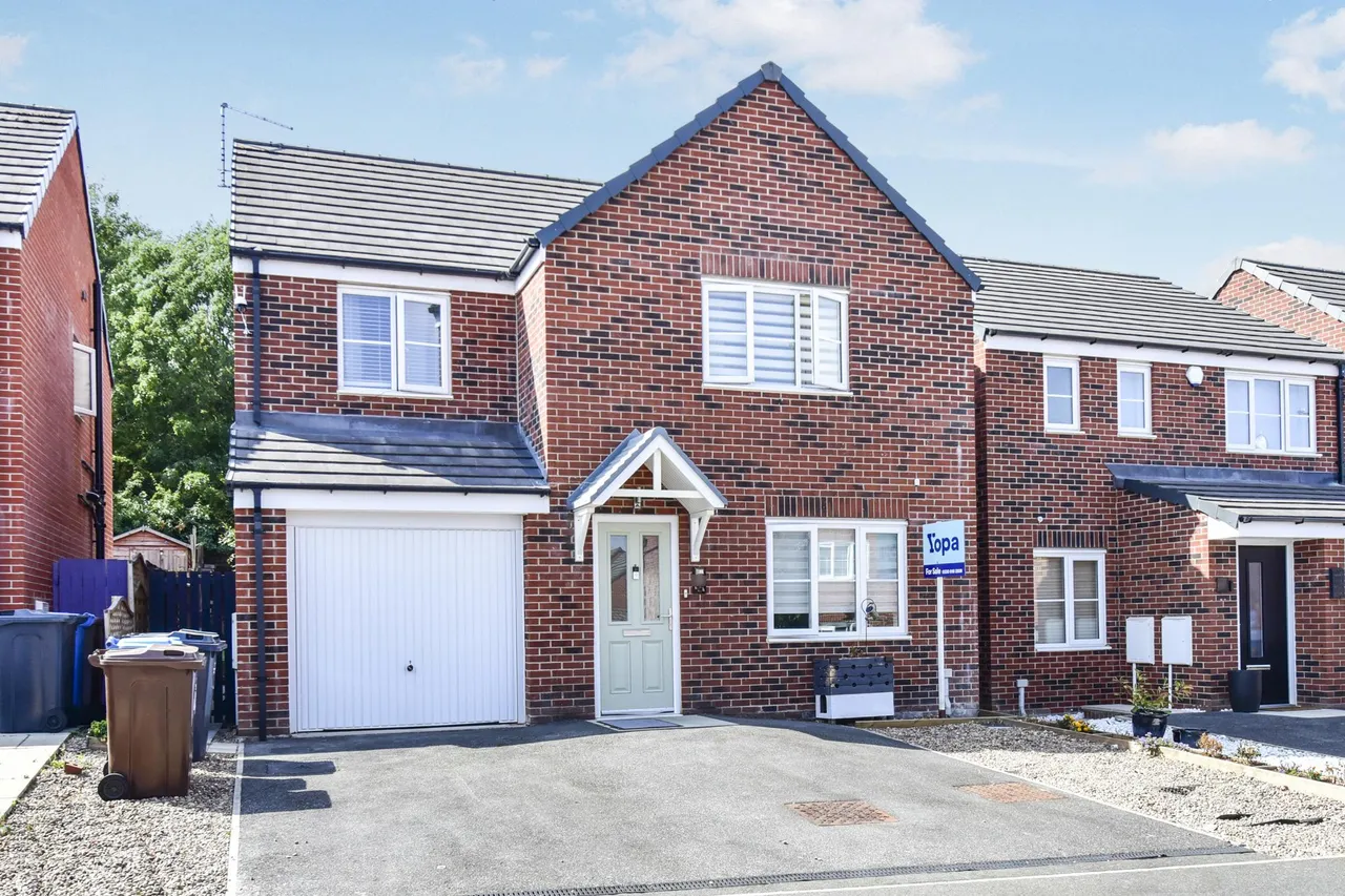 4 bed house for sale, Spitfire Road, Sheffield, S13