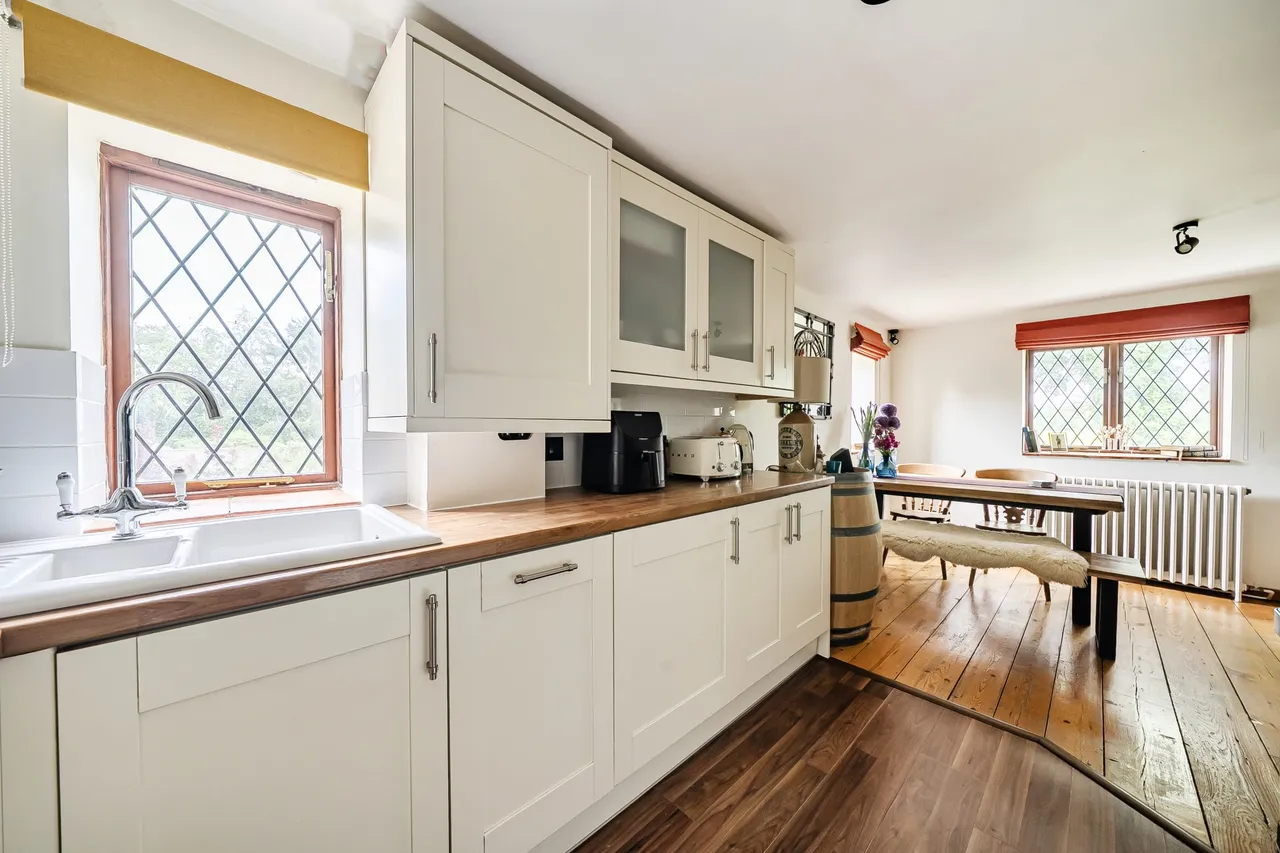 Oast Kiln House Woodhill Lane, Long Sutton, Hook, RG29 1SU, photo 4