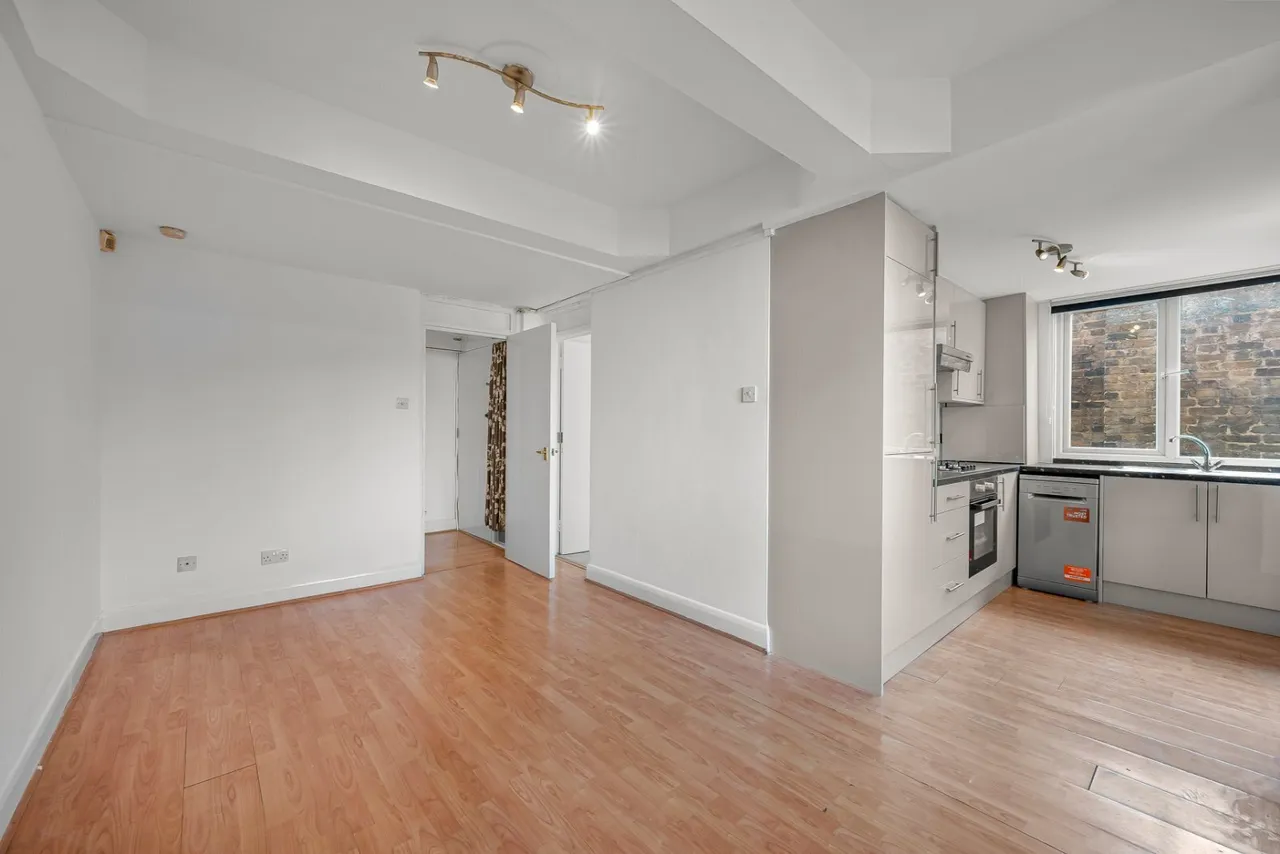 Frogmore, London, SW18, photo 2