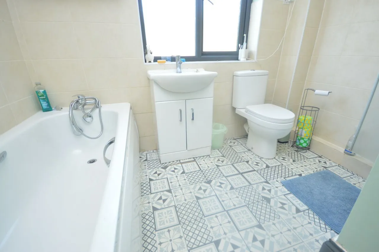 Moorland Street, Axbridge, BS26, photo 18