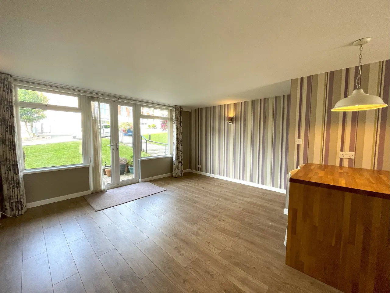 Brynfield Court, Langland, Swansea, West Glamorgan, SA3 4TF, photo 2