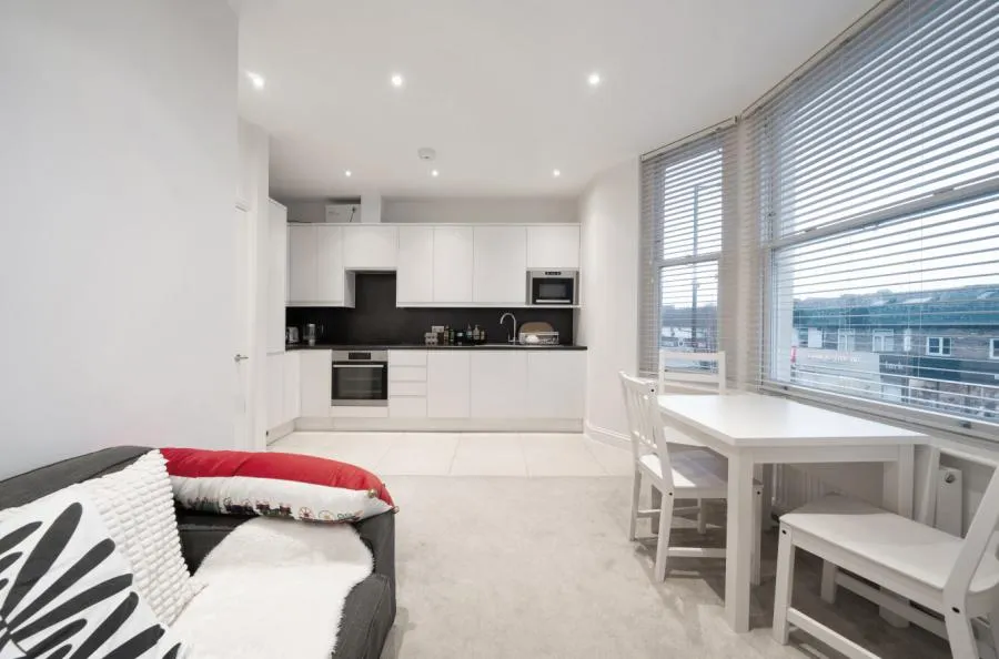 Askew Road, London, W12, photo 3