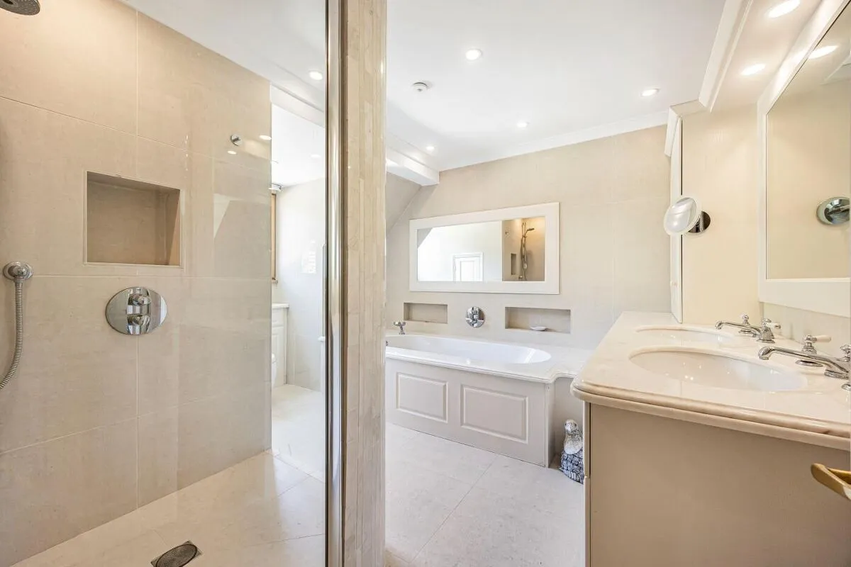 Parkside, Henley-on-Thames, RG9, photo 25