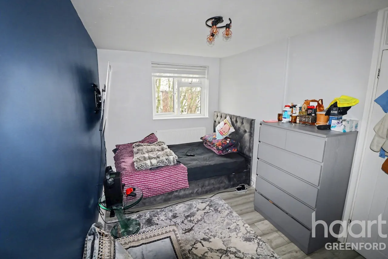 Whittle Close, Southall, UB1, photo 5