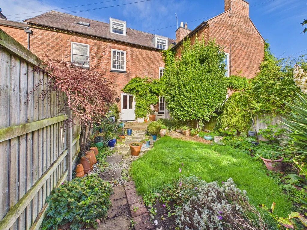 Claypit Street, photo 3