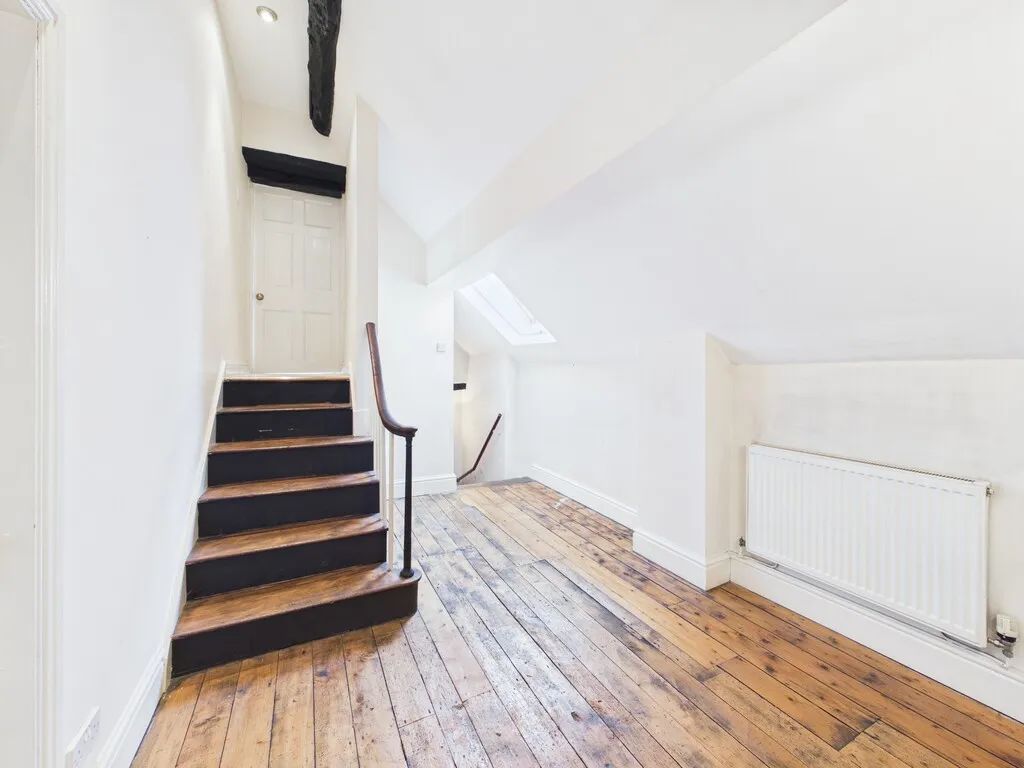 Claypit Street, photo 14