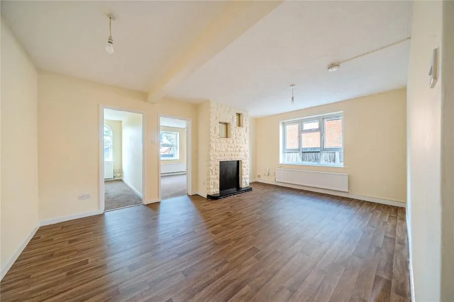 Bath Road, Thatcham, RG18, photo 16