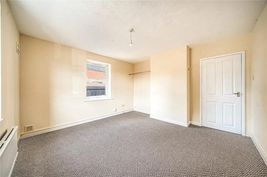 Bath Road, Thatcham, RG18, photo 8