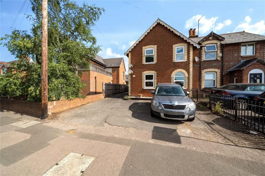 Bath Road, Thatcham, RG18, photo 2