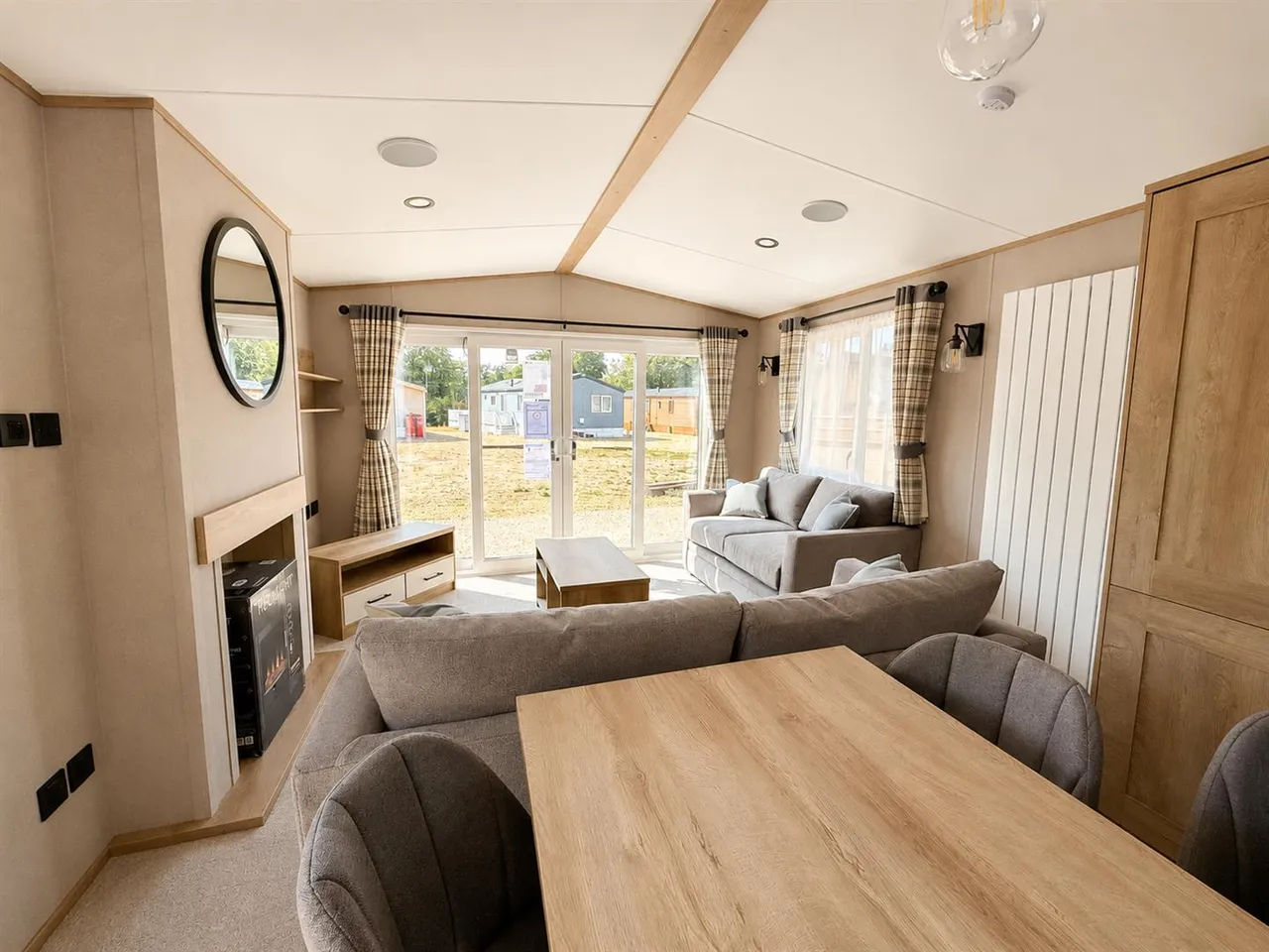 Little Lakeland Caravan Park, Wortwell, IP20, photo 3