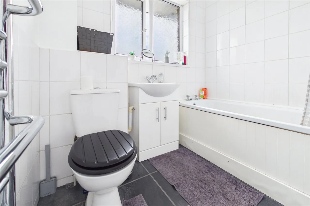 Sutton Road, Speen, RG14, photo 13