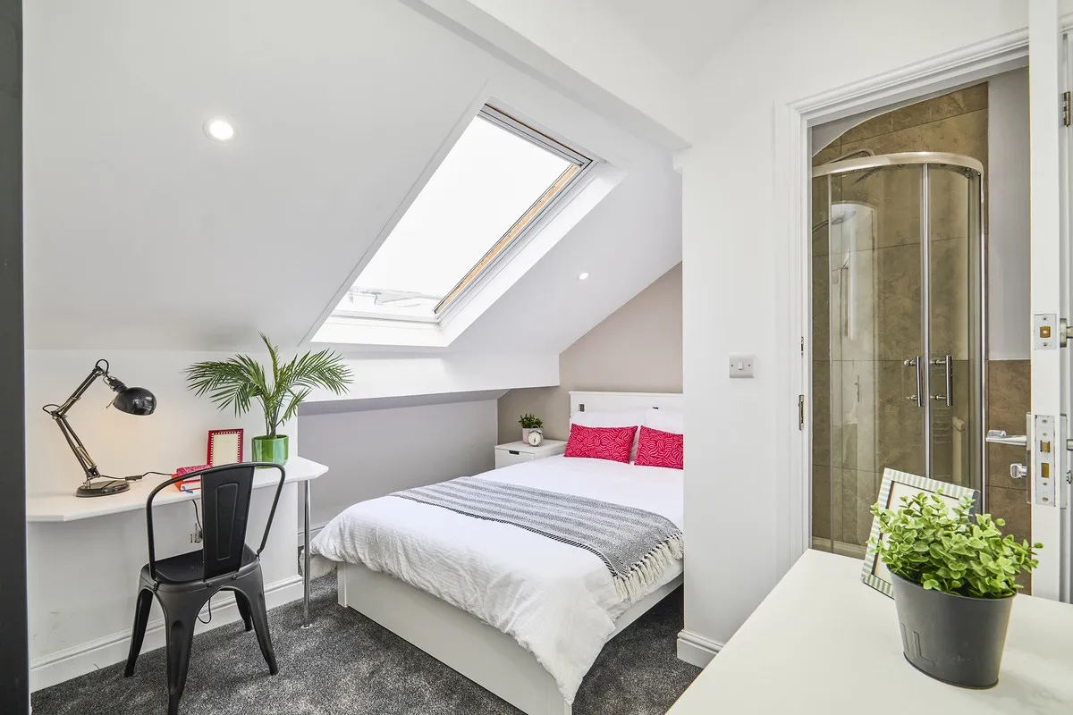 Leeds, LS6, photo 6