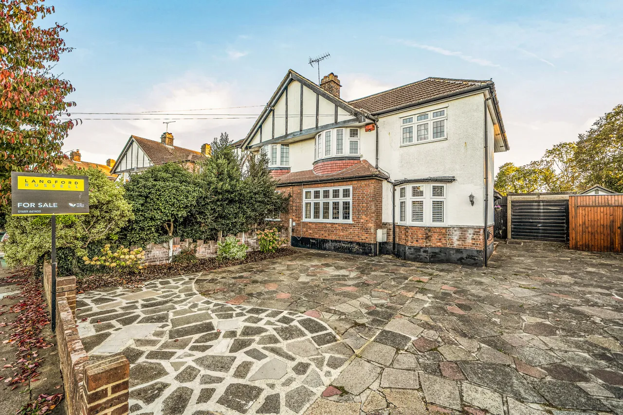 4 bed house for sale, Park Avenue, BR6