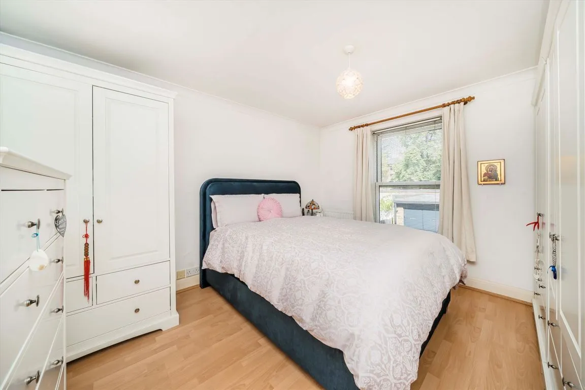 Grove Road, KT6, photo 4