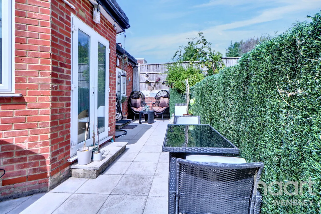Barn Hill Estate, HA9, photo 14
