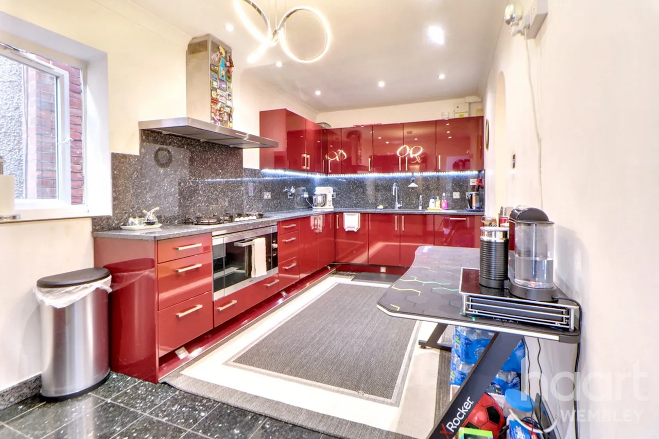 Barn Hill Estate, HA9, photo 12