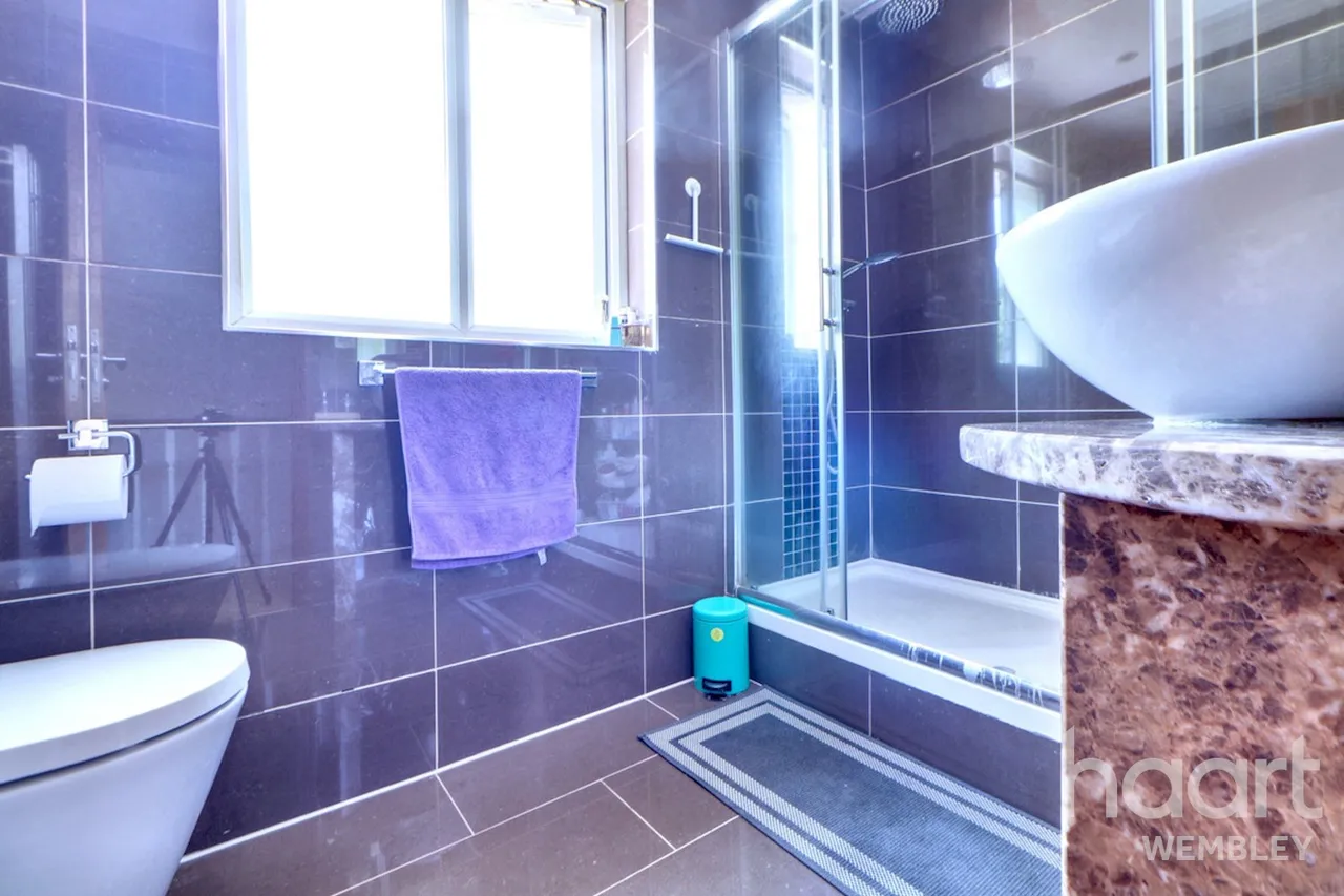 Barn Hill Estate, HA9, photo 7