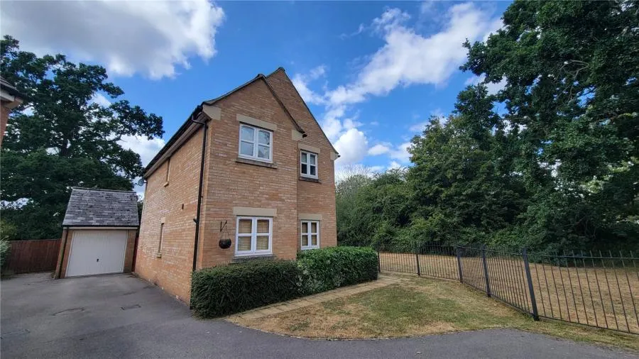 3 bed house to rent, Estella Close, Swindon, SN25