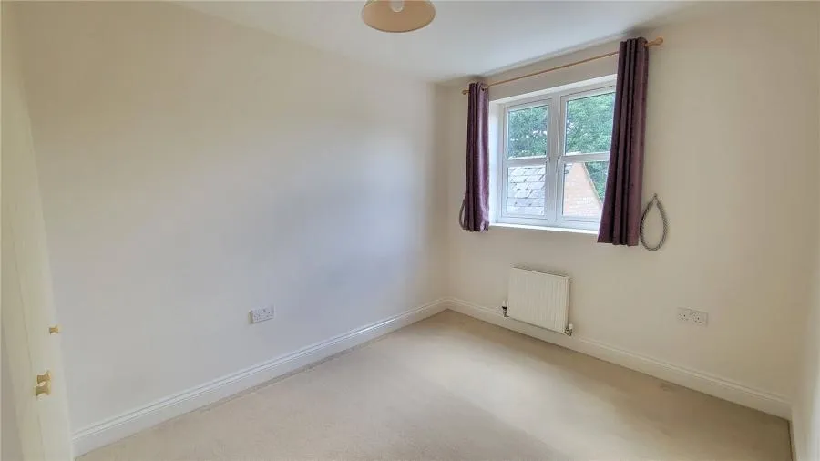 Estella Close, Swindon, SN25, photo 7
