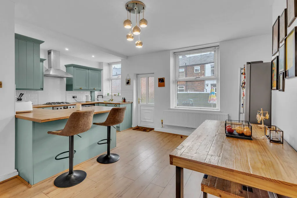 Heywood Road Castleton, Rochdale OL11 3BA, photo 8