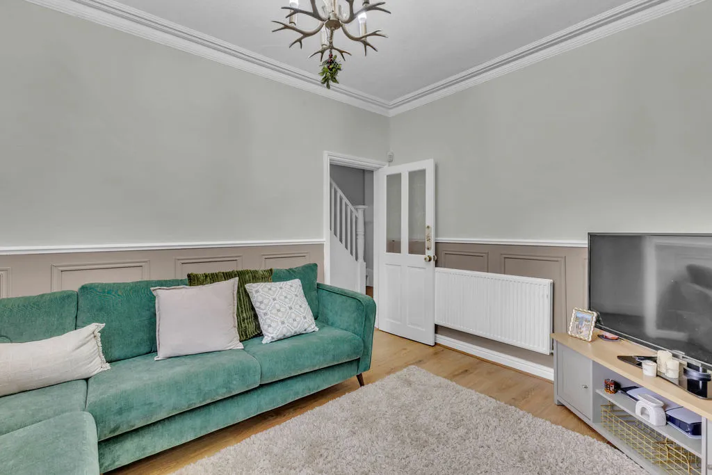 Heywood Road Castleton, Rochdale OL11 3BA, photo 4