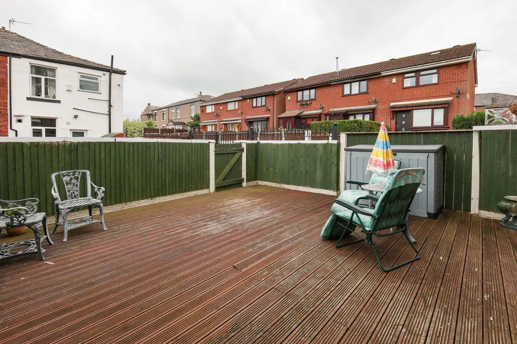Heywood Road Castleton, Rochdale OL11 3BA, photo 15