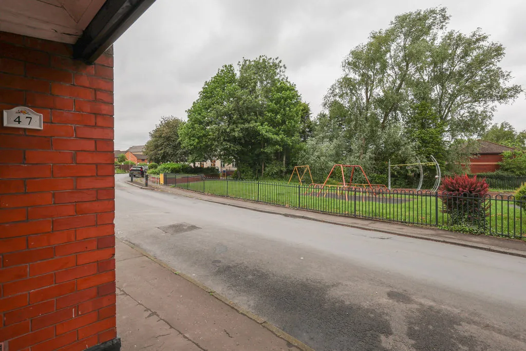 Heywood Road Castleton, Rochdale OL11 3BA, photo 17