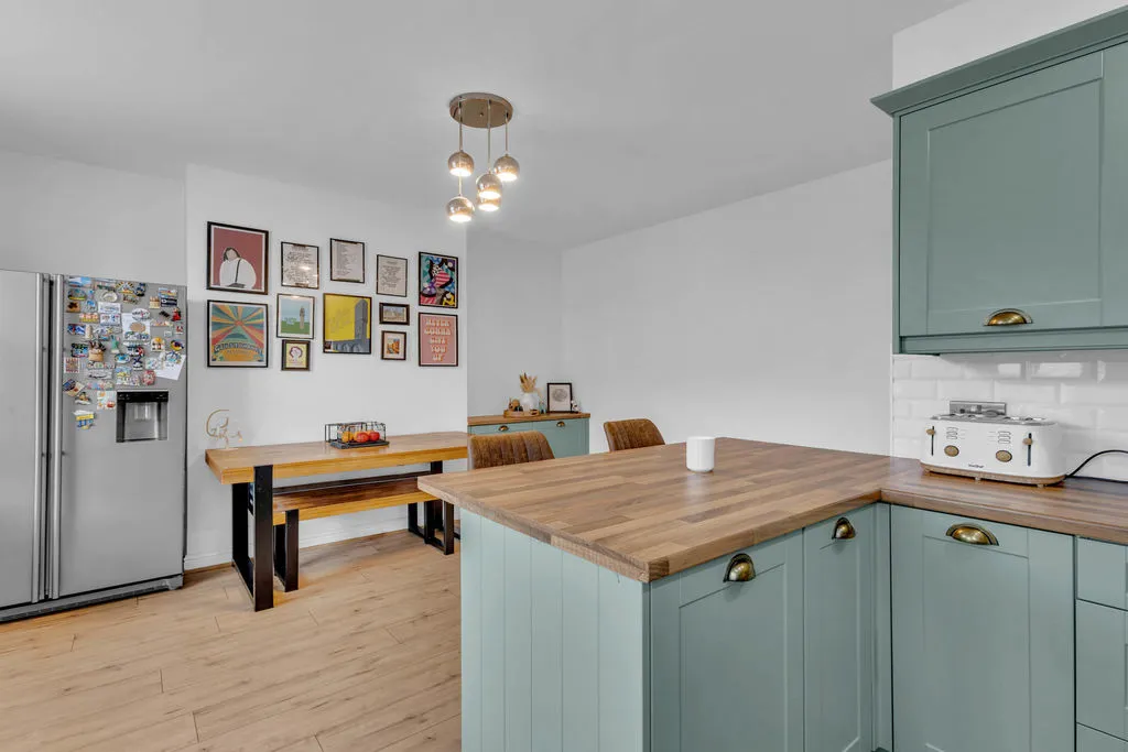 Heywood Road Castleton, Rochdale OL11 3BA, photo 6