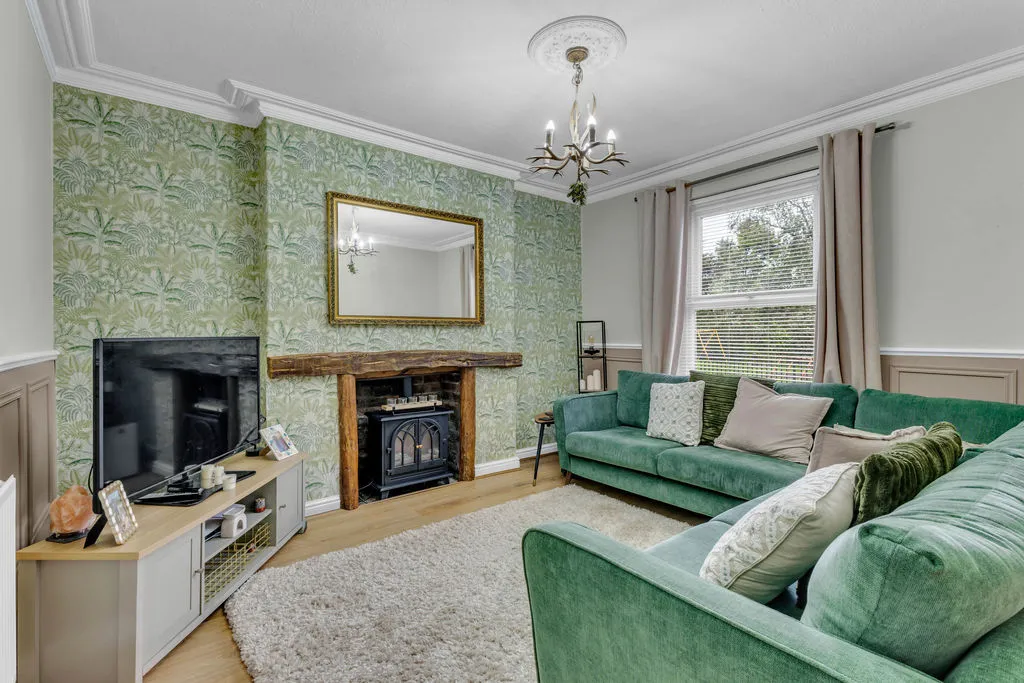 Heywood Road Castleton, Rochdale OL11 3BA, photo 3