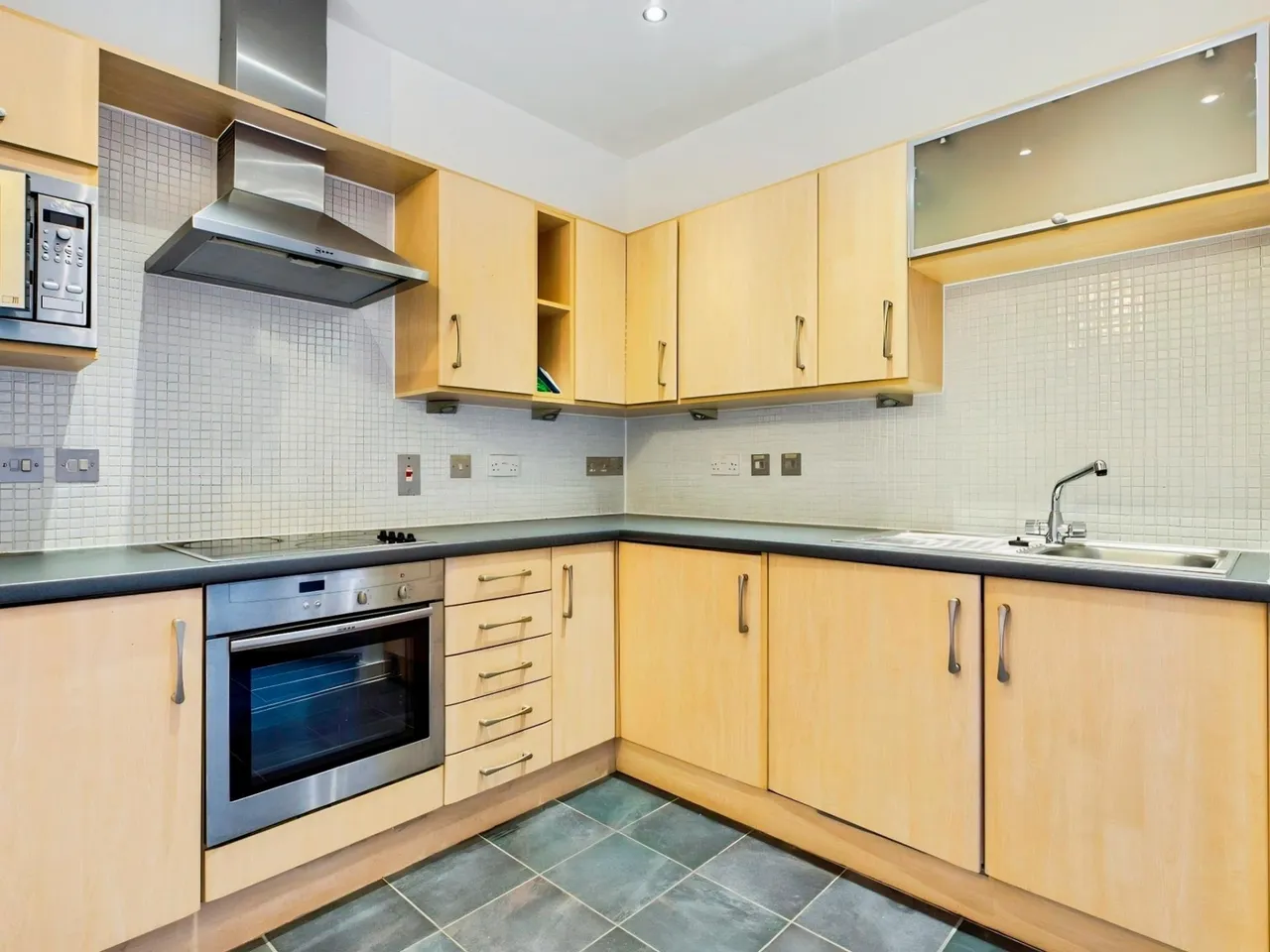 3 Princess Way, Swansea, SA1, photo 7