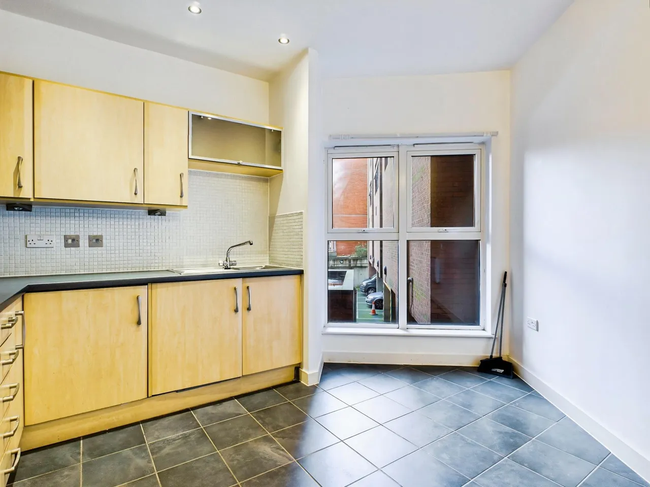 3 Princess Way, Swansea, SA1, photo 9