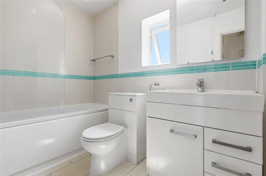 with 3 bedrooms in Bishop's Stortford, CM23, photo 7