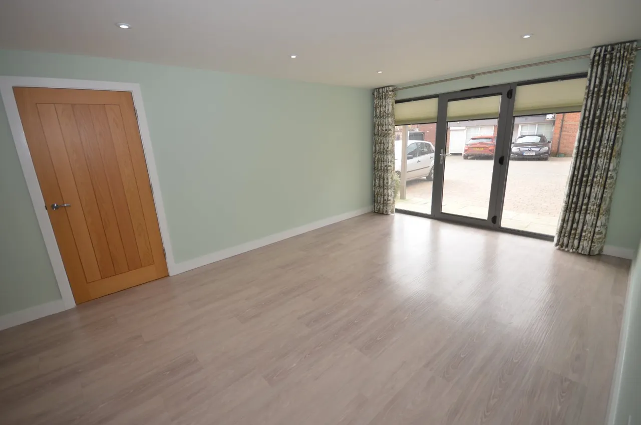 Brown Street, Salisbury, Wiltshire, SP1 1AG, photo 3