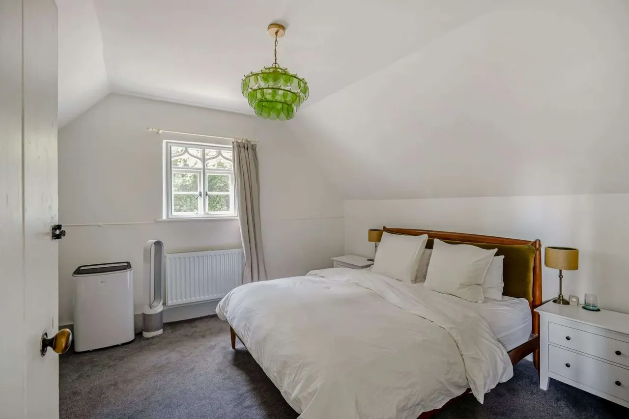 Dunsfold Road, Loxhill, Godalming, Surrey, GU8 4BL, photo 9