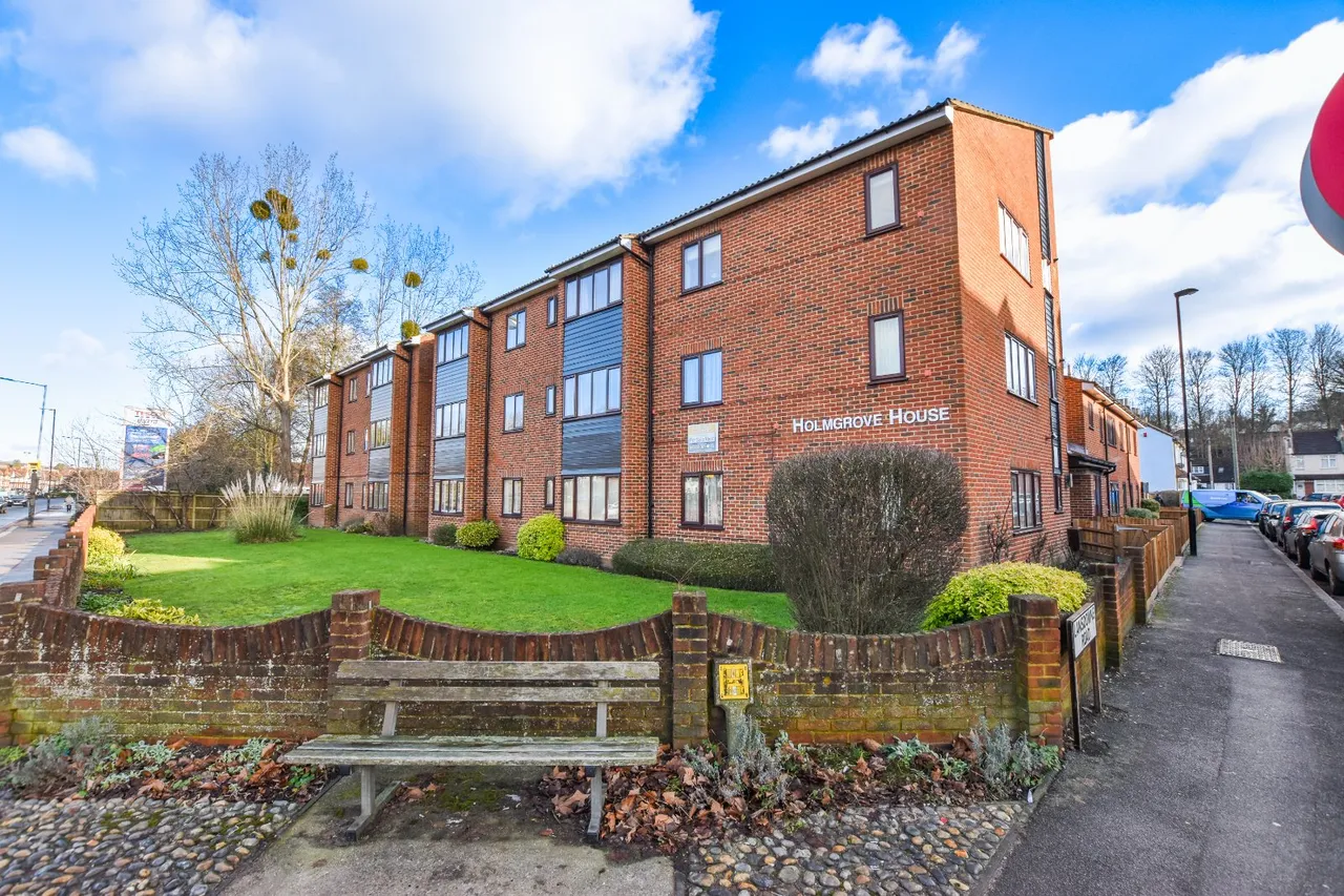 1 bed flat for sale, Brighton Road, Purley, CR8
