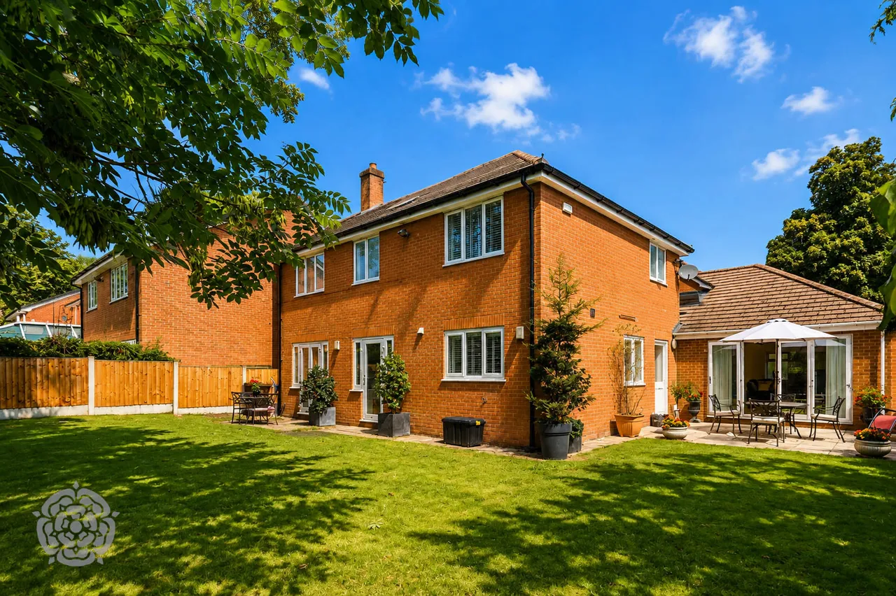 Heaton Court, Bury, BL9 9QN, photo 2