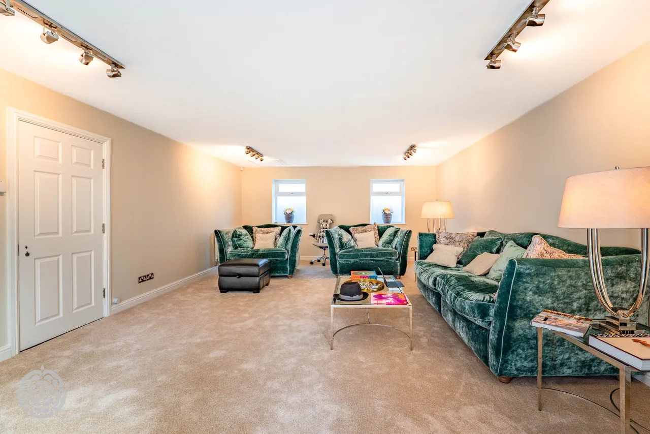 Heaton Court, Bury, BL9 9QN, photo 12