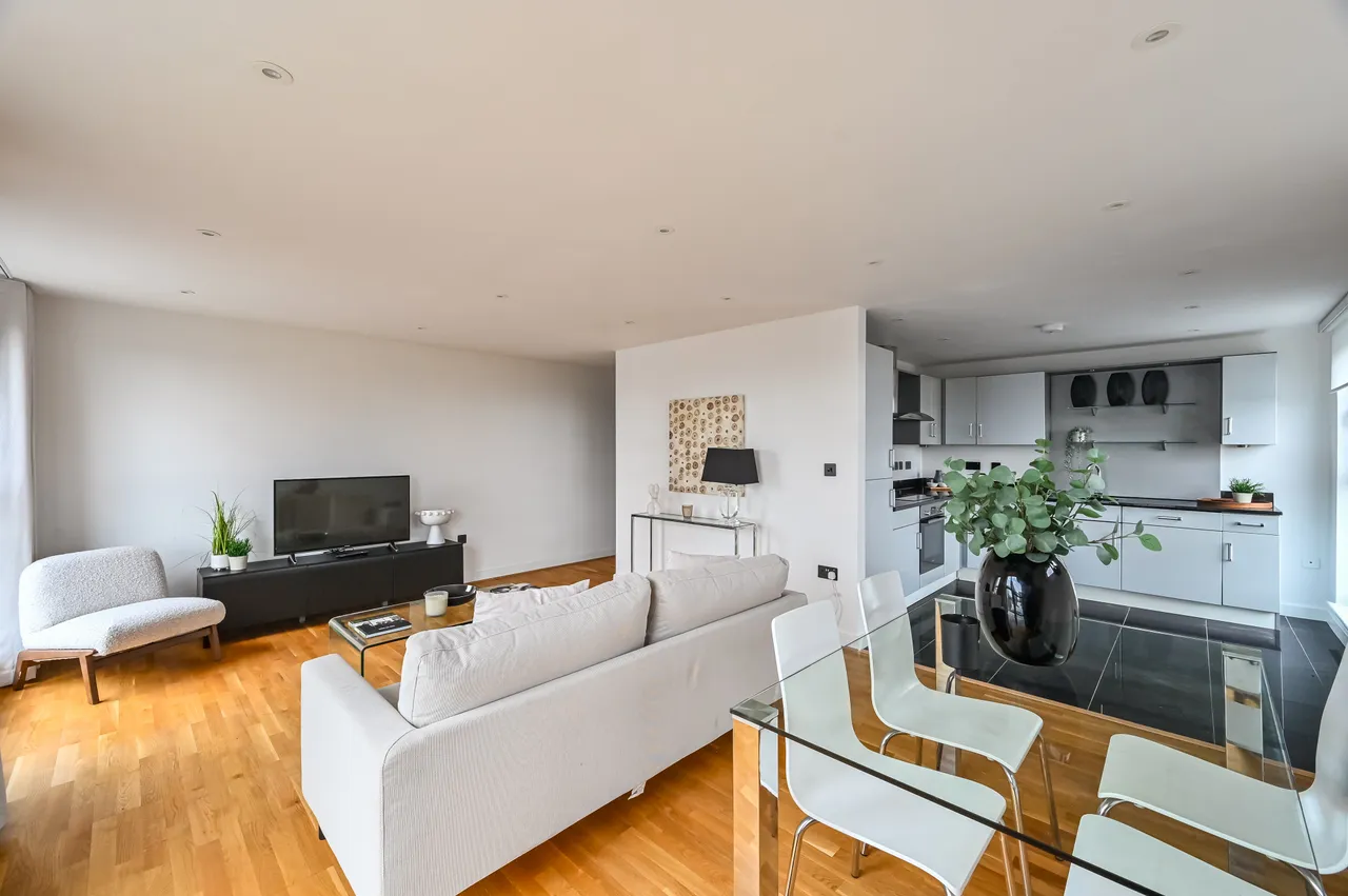 Flat 14, 4 Balmes Road, London, photo 7