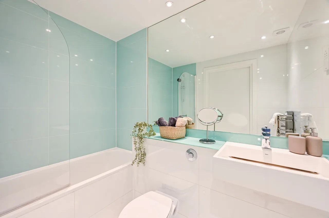 Flat 14, 4 Balmes Road, London, photo 5