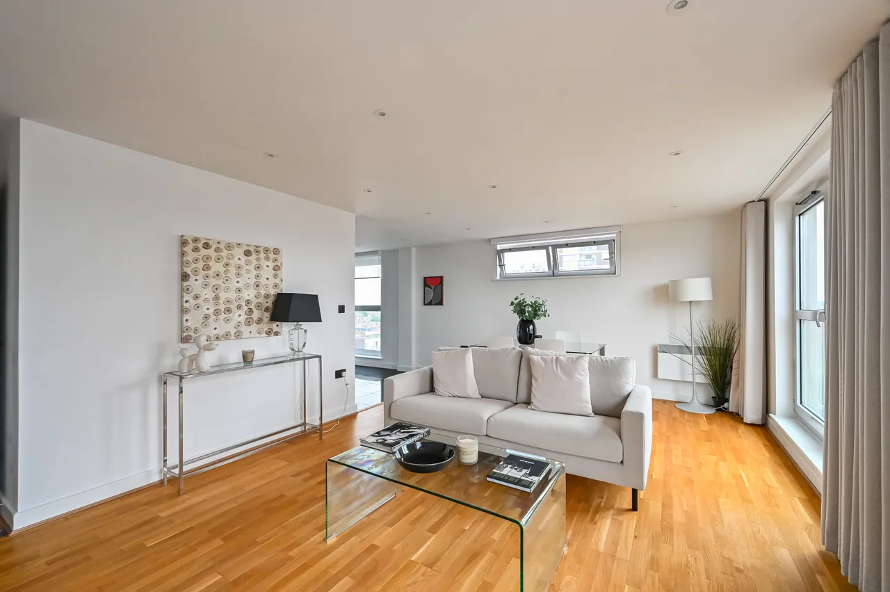 Flat 14, 4 Balmes Road, London, photo 9