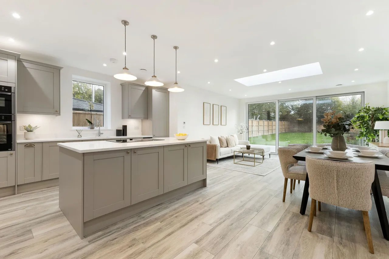 4 bed house for sale — Hurst Villas, Hurst Road, East Molese...