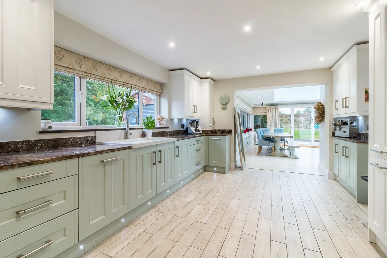 Lindens, Bleak Hill, Ringwood, BH24 3PX, photo 5